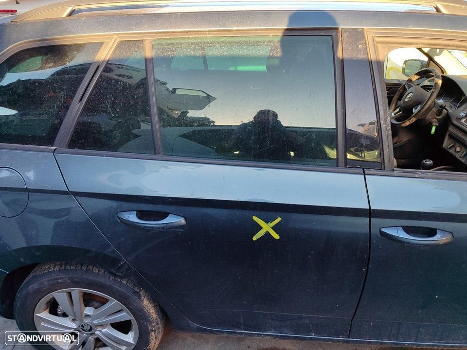 PORTA TRASEIRA DIREITA SKODA FABIA COMBI NJ5 - 1