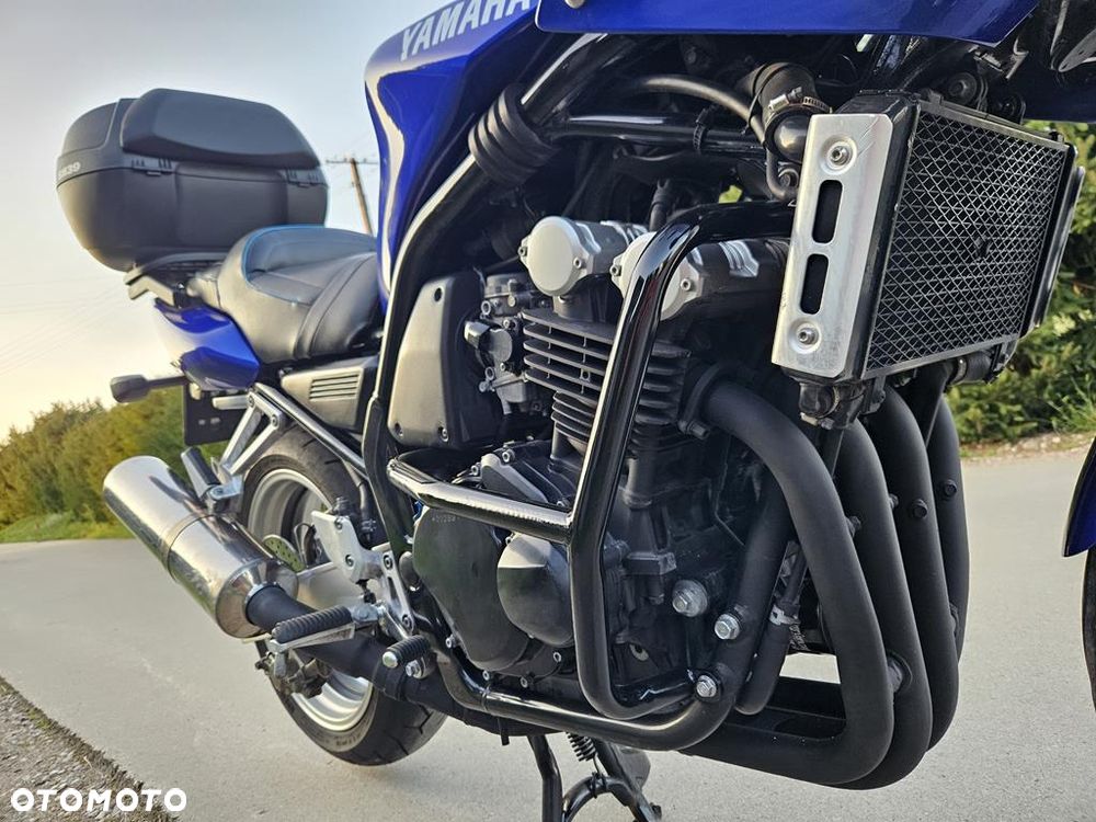 Yamaha FZS - 13