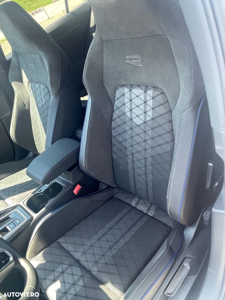 Volkswagen Golf 1.5 eTSI OPF DSG R-Line - 24