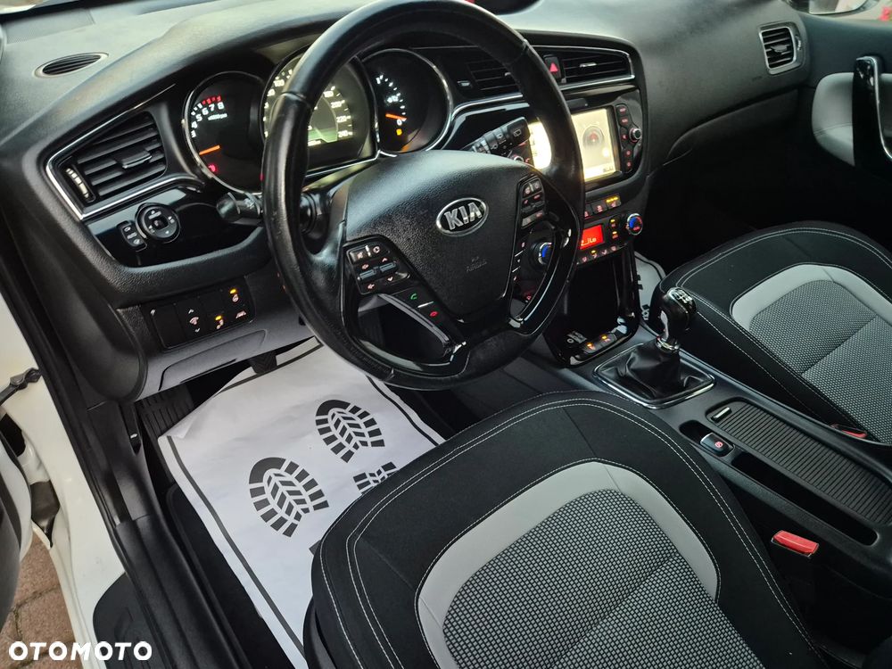Kia Ceed 1.6 GDI ISG Spirit - 22