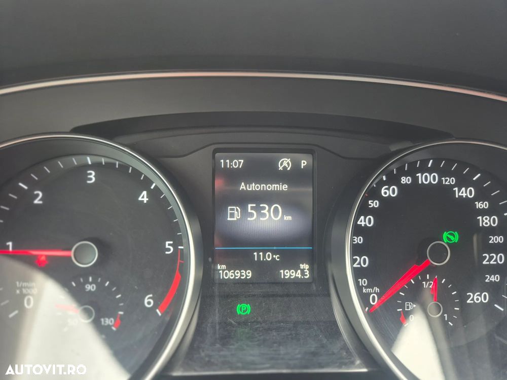 Volkswagen Passat 2.0 TDI DSG Comfortline - 29