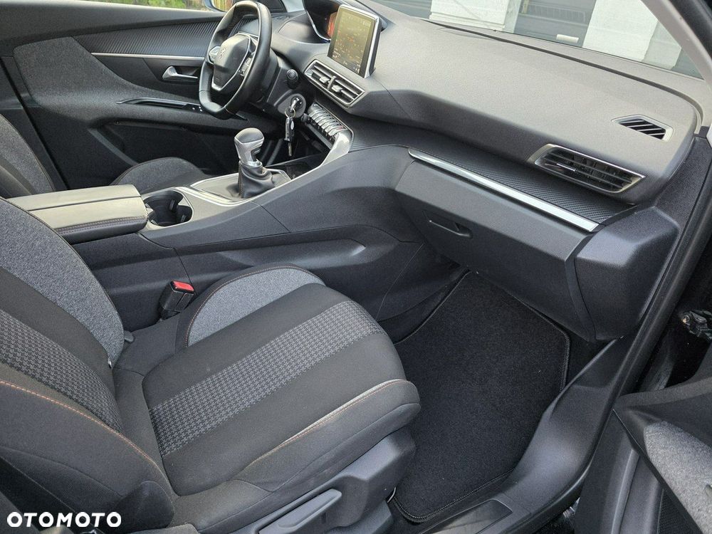 Peugeot 3008 - 16
