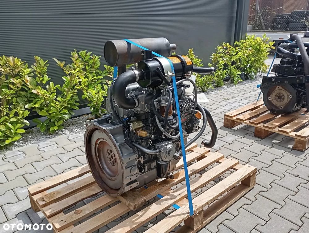 SILNIK YANMAR 4TN84E 1,906L 28,1 kW CENA 10 976 zł netto - 6
