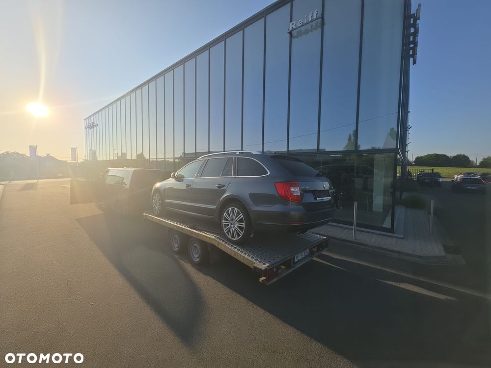 Skoda Superb 2.0 TDI 4x4 Exclusive - 3