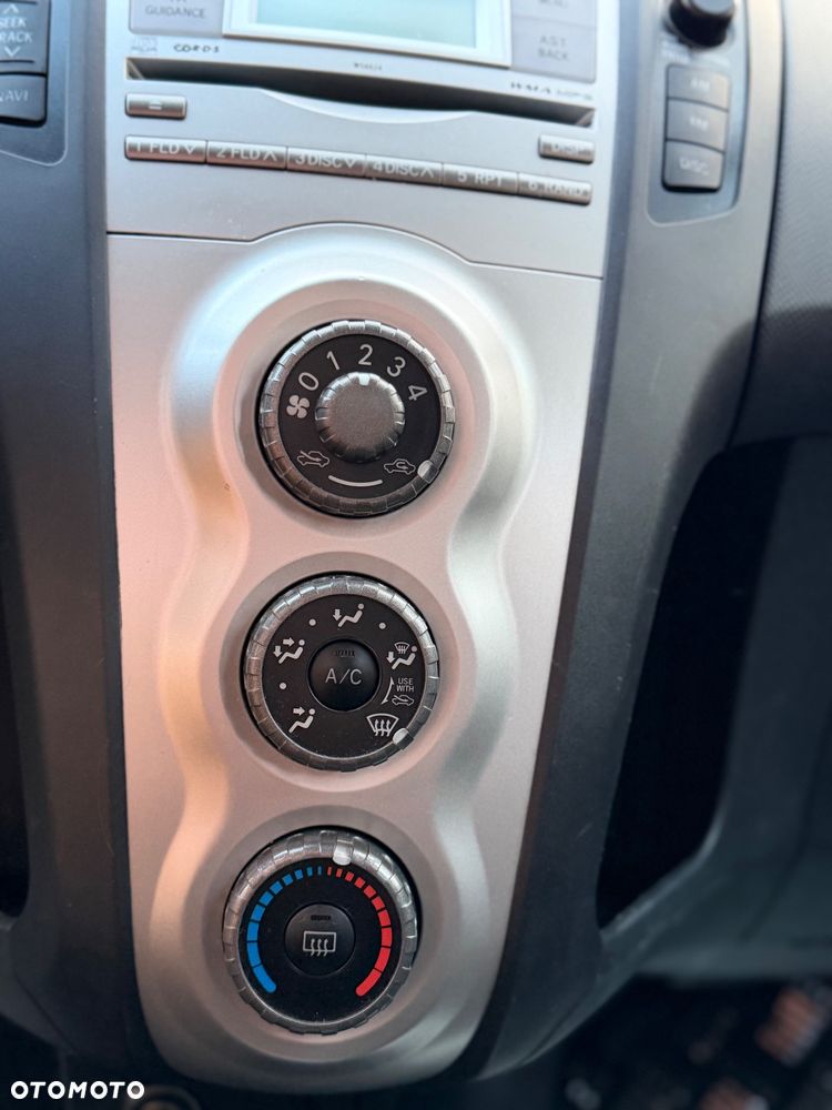 Toyota Yaris 1.3 Sol - 6
