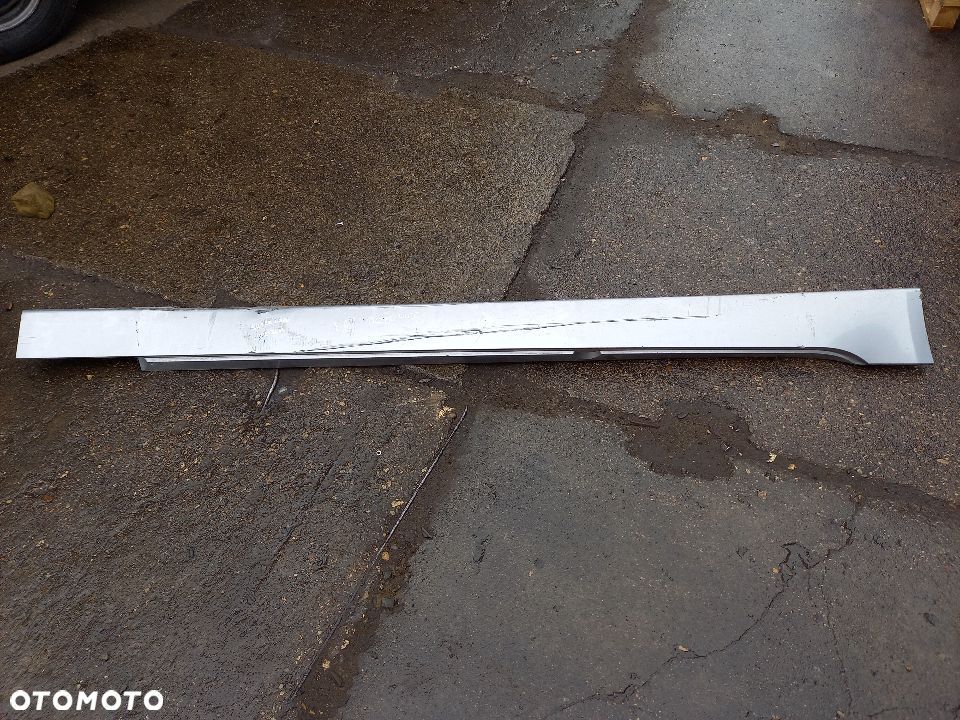 Listwa progowa prawa  Bmw e60 e61 7033760 kod Silver Grau Metalic - 1