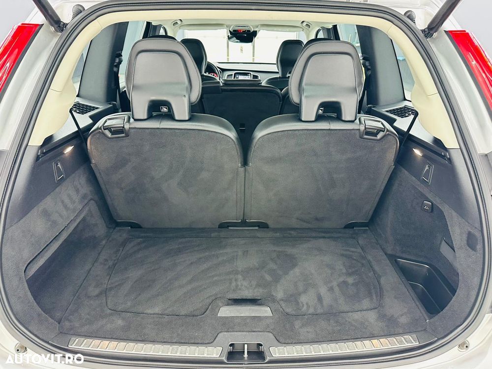 Volvo XC 90 D5 AWD Geartronic Momentum - 20