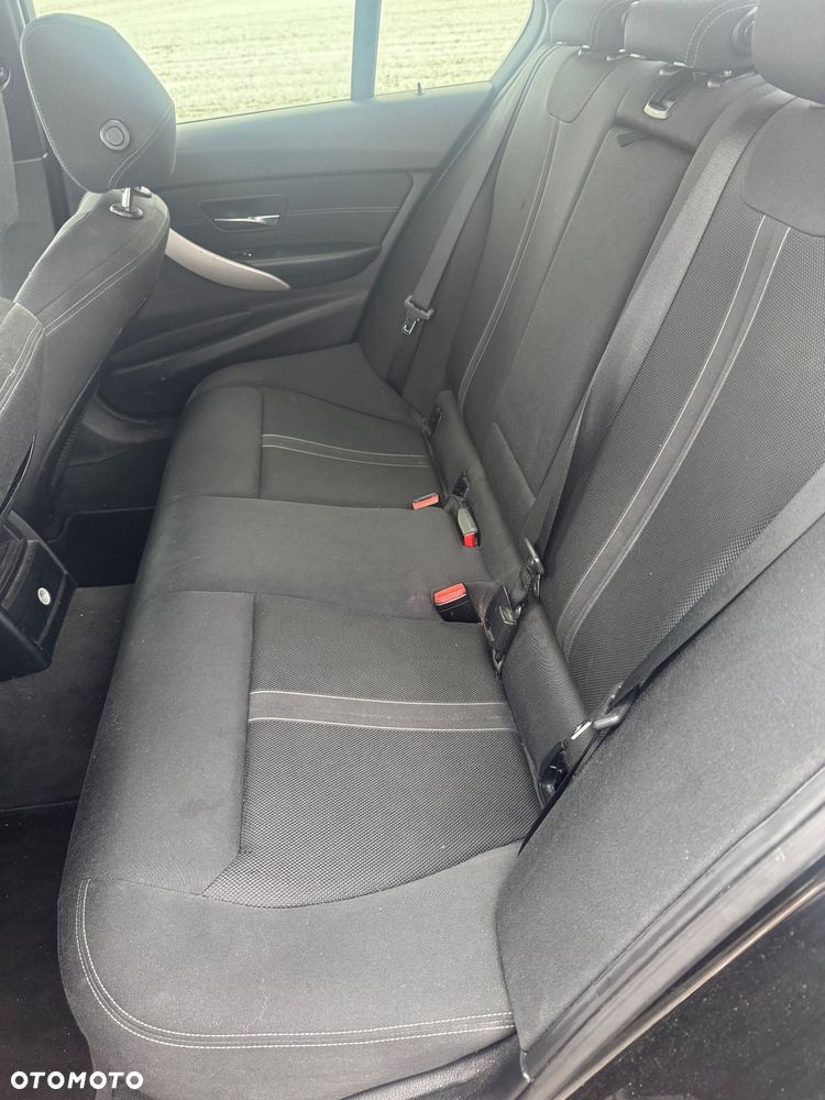 BMW Seria 3 316d - 17