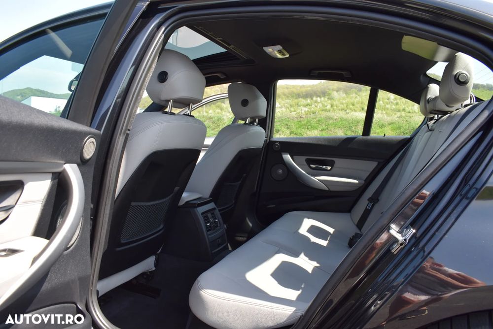 BMW Seria 3 320d Sport-Aut. Sport Line - 13