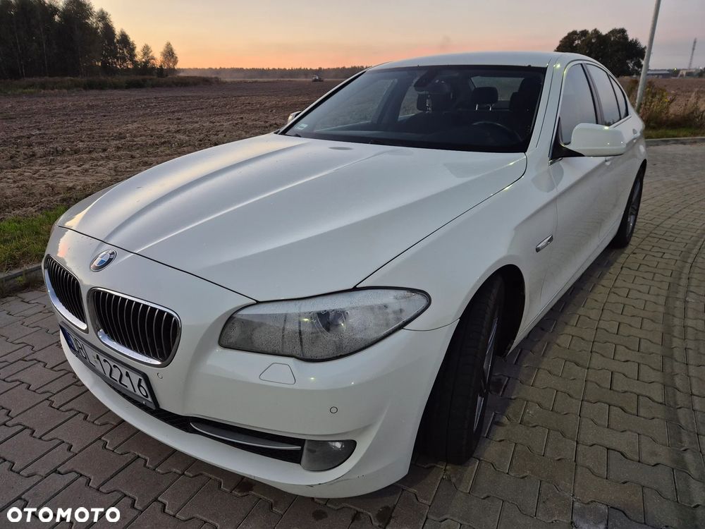 BMW Seria 5 523i - 10