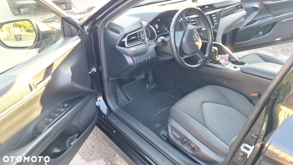 Toyota Camry - 20