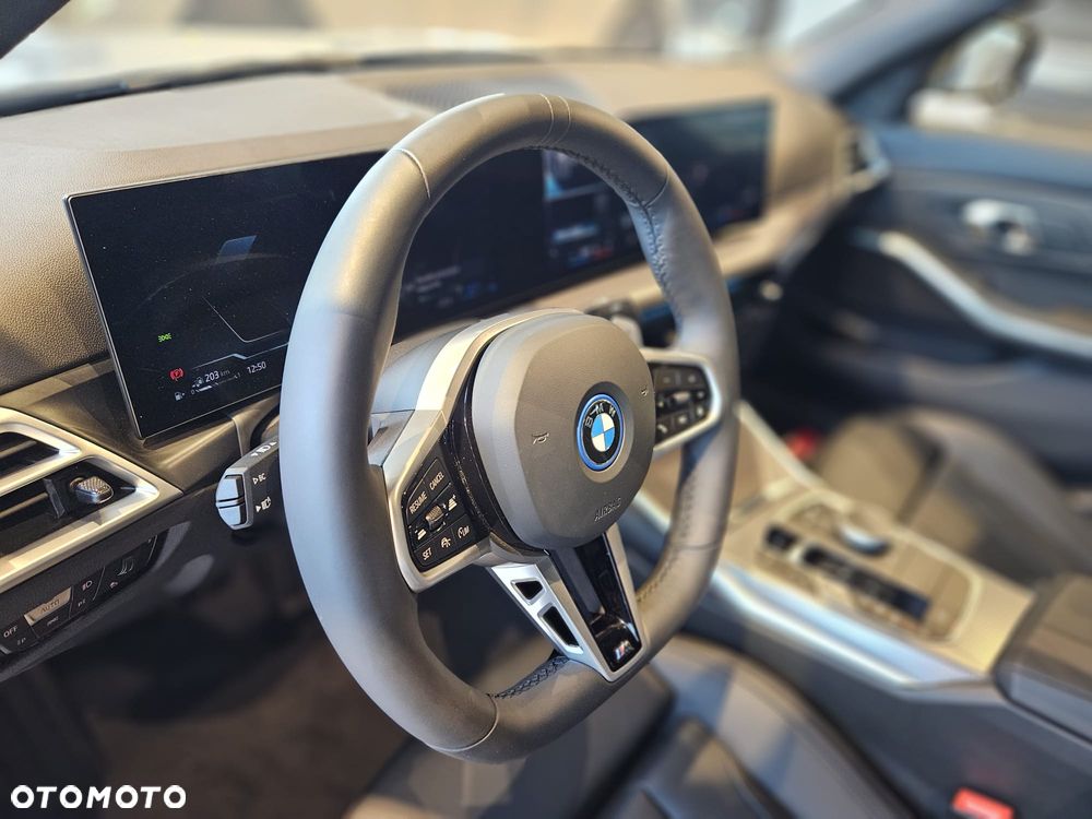 BMW Seria 3 330e - 11