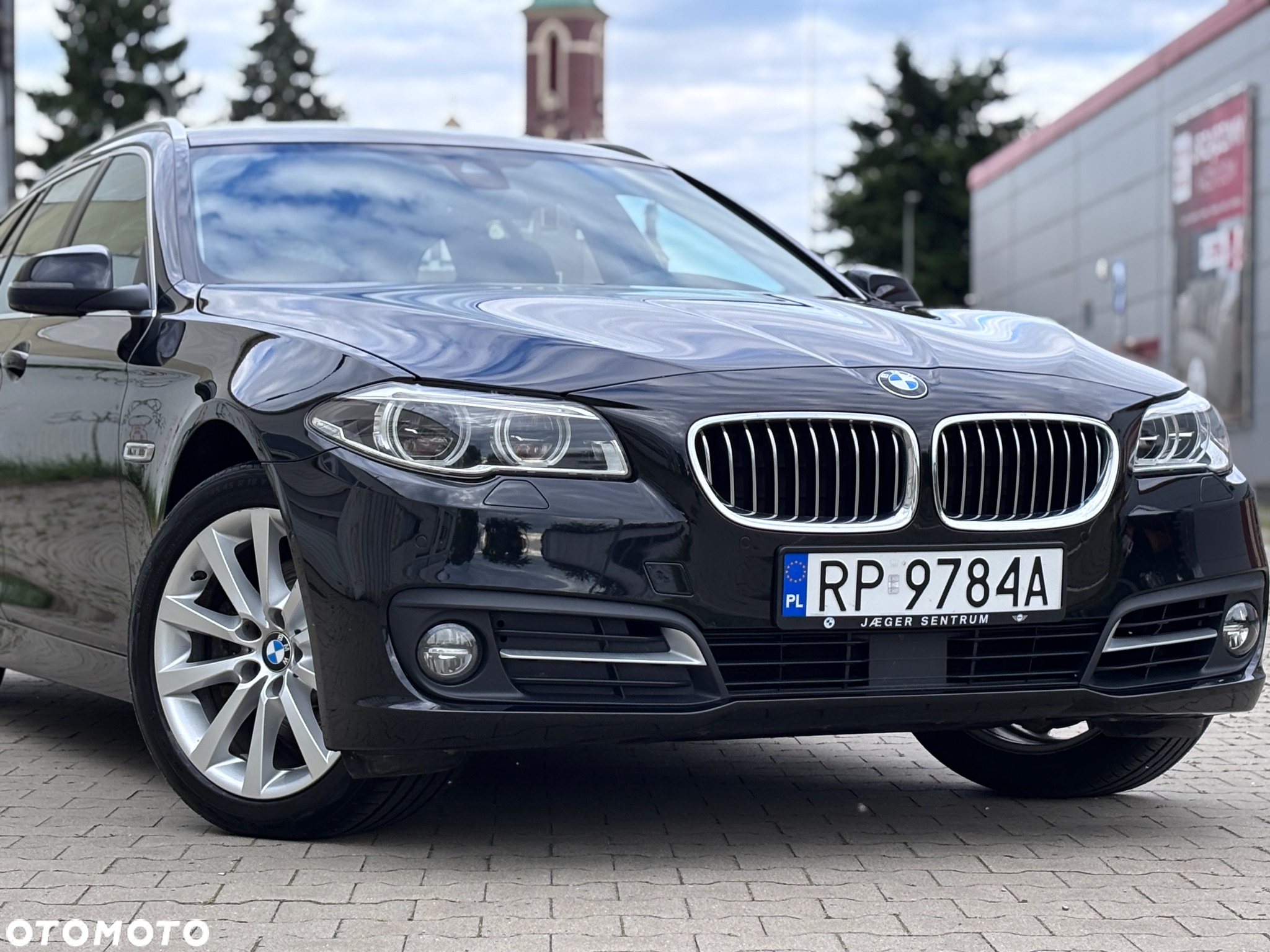 BMW Seria 5 520d xDrive - 4