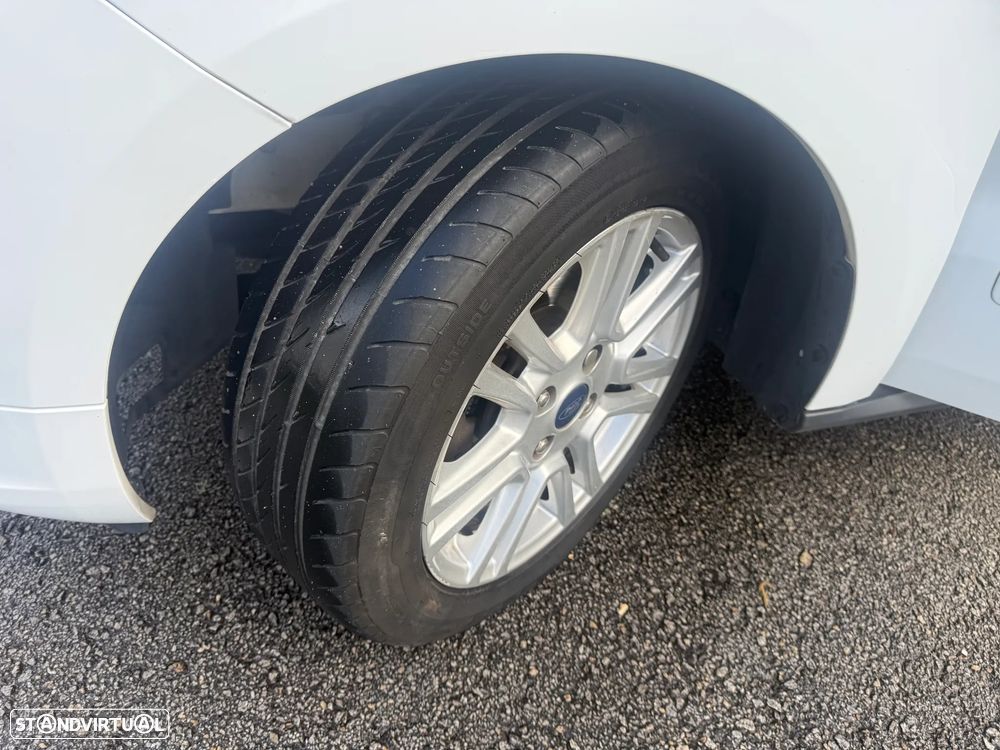 Ford Tourneo Courier 1.0 EcoBoost Titanium - 26