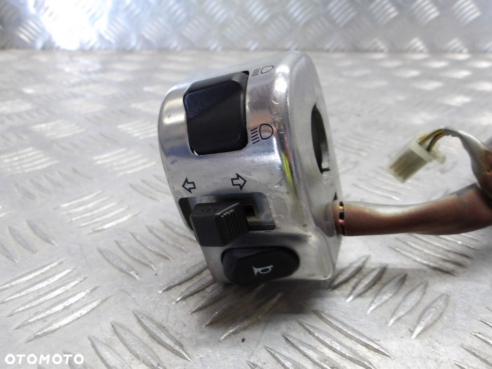 Przełącznik lewy przyciski świateł YAMAHA XVZ 1300 ROYAL STAR VENTURE 99-09r   PN. 4XY-83972-20 - 3