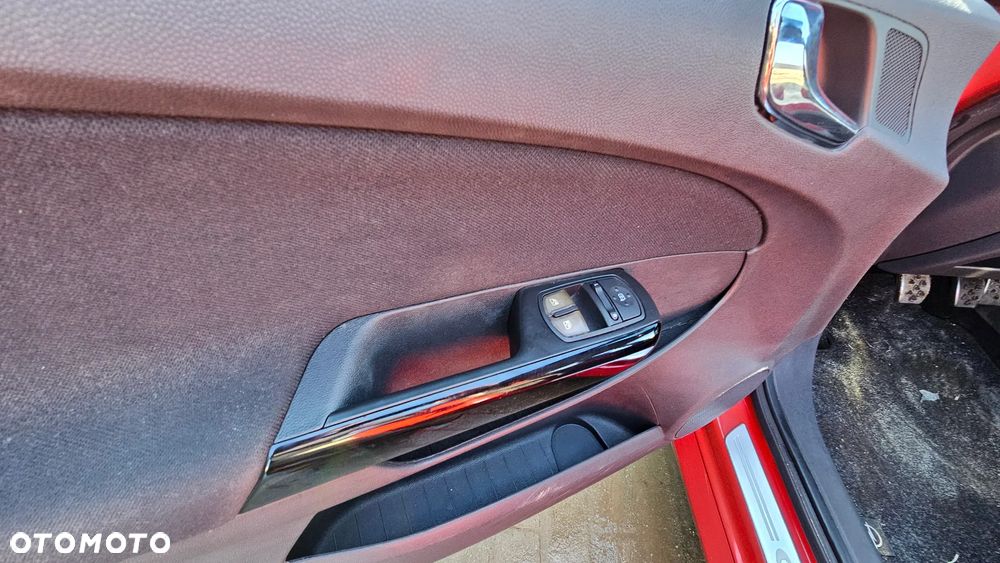 Opel Corsa 1.6 Turbo GSi - 28