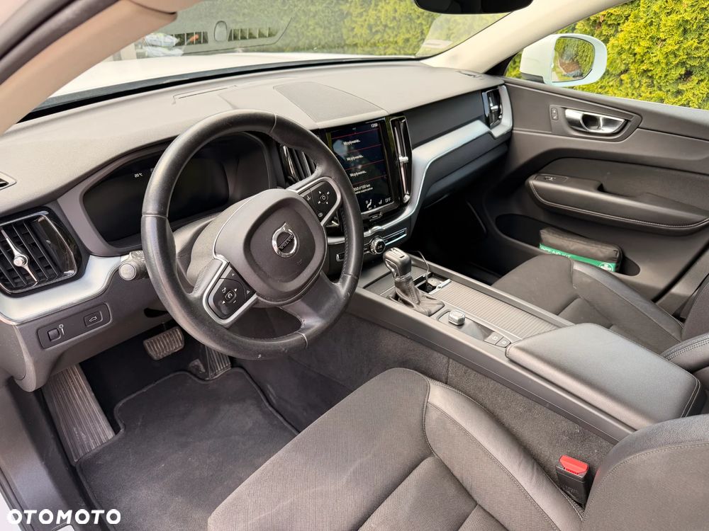 Volvo XC 60 D4 AWD Momentum - 9
