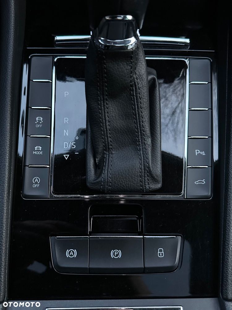 Skoda Superb 2.0 TDI DSG L&K - 15