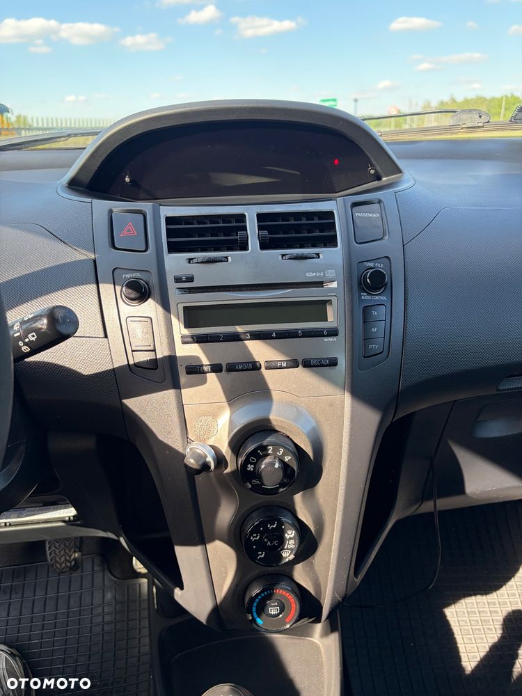 Toyota Yaris 1.0 Life - 12