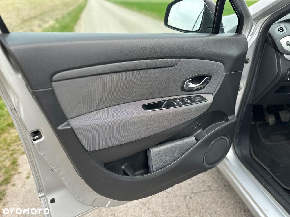 Renault Scenic 1.6 16V 110 Expression - 20