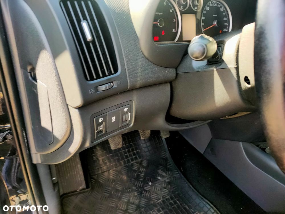 Hyundai i30 1.4 Base + World Cup - 18