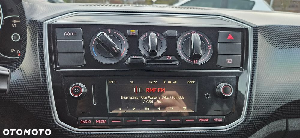 Volkswagen up! 1.0 take - 4