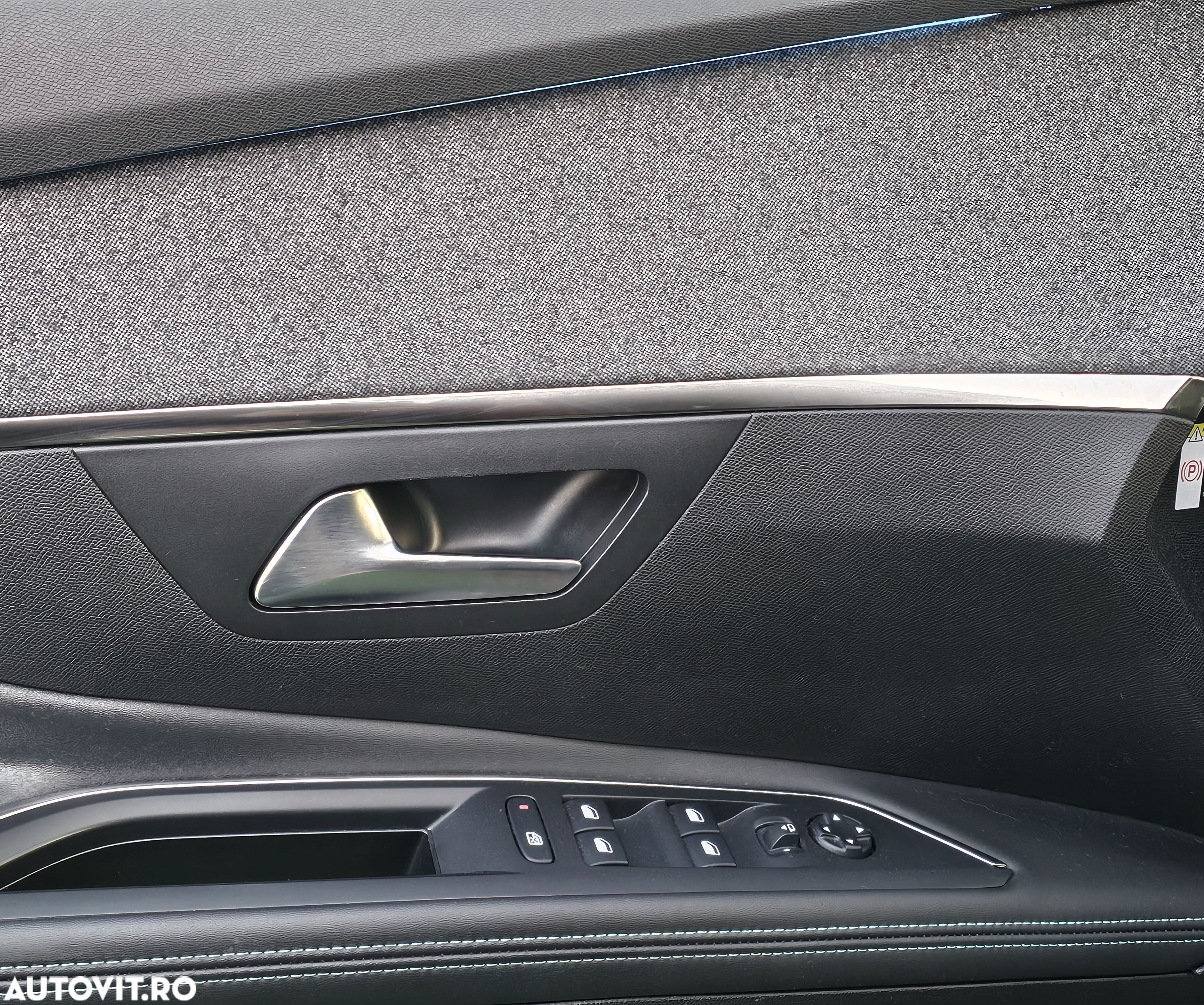 Peugeot 5008 PureTech 130 EAT8 Stop & Start Allure Pack - 23