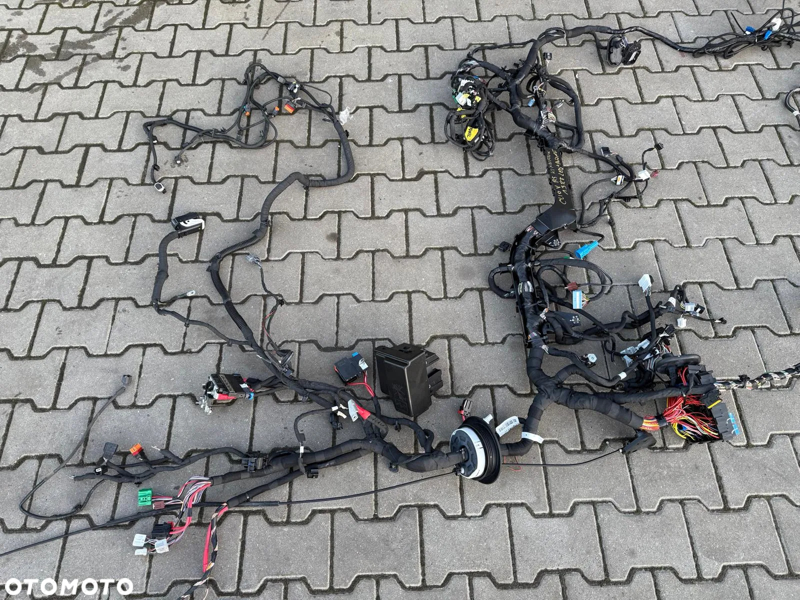 INSTALACJA RENAULT CLIO V RS 1.3 TCE 19- AUTOMAT FULL LED BOSE - 3