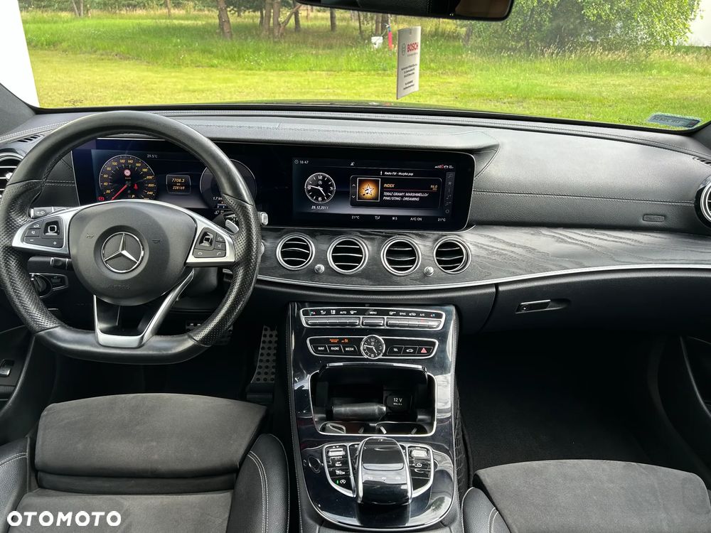 Mercedes-Benz Klasa E 220 d 4-Matic 9G-TRONIC - 8