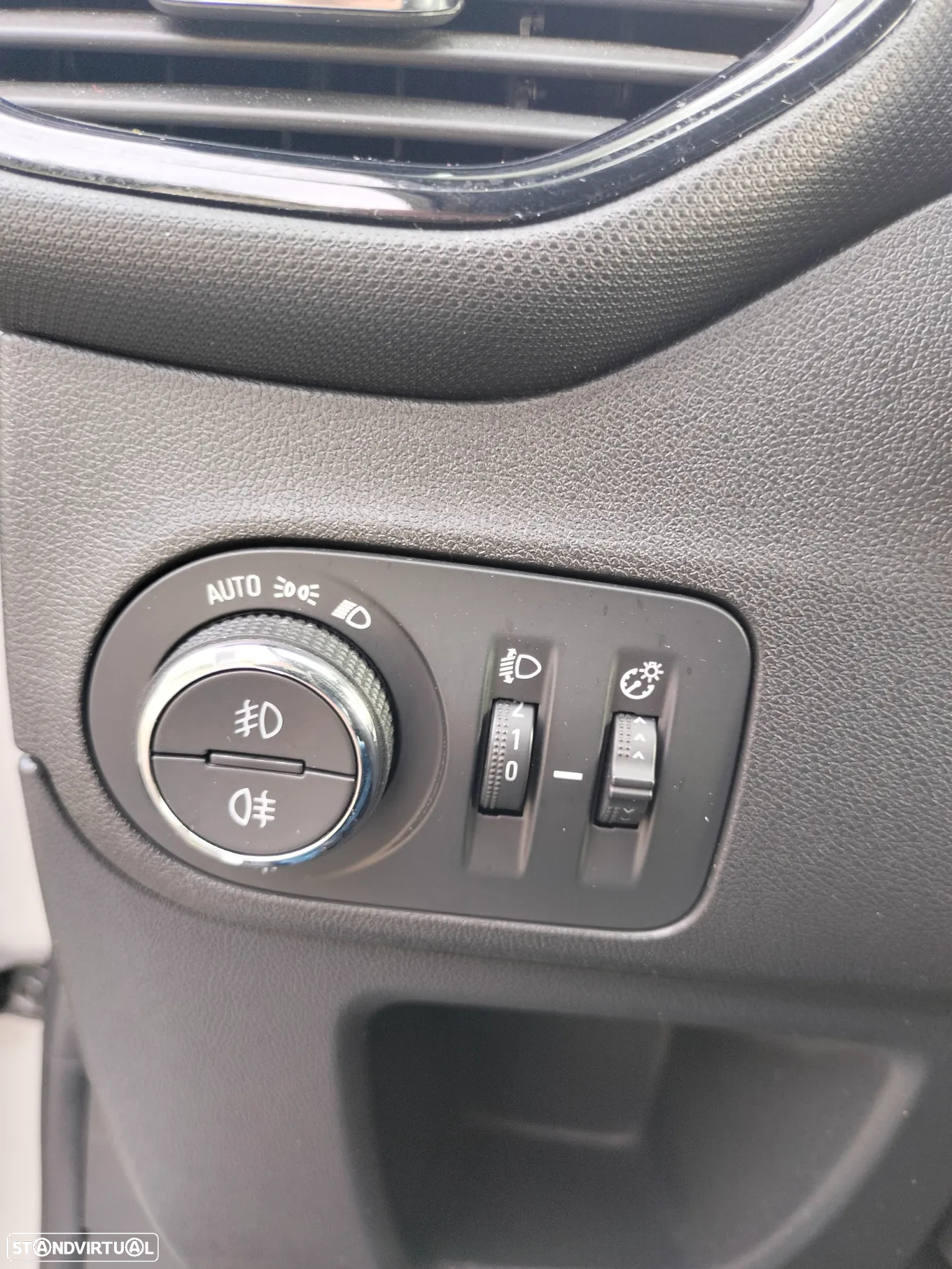 Opel Crossland X - 21