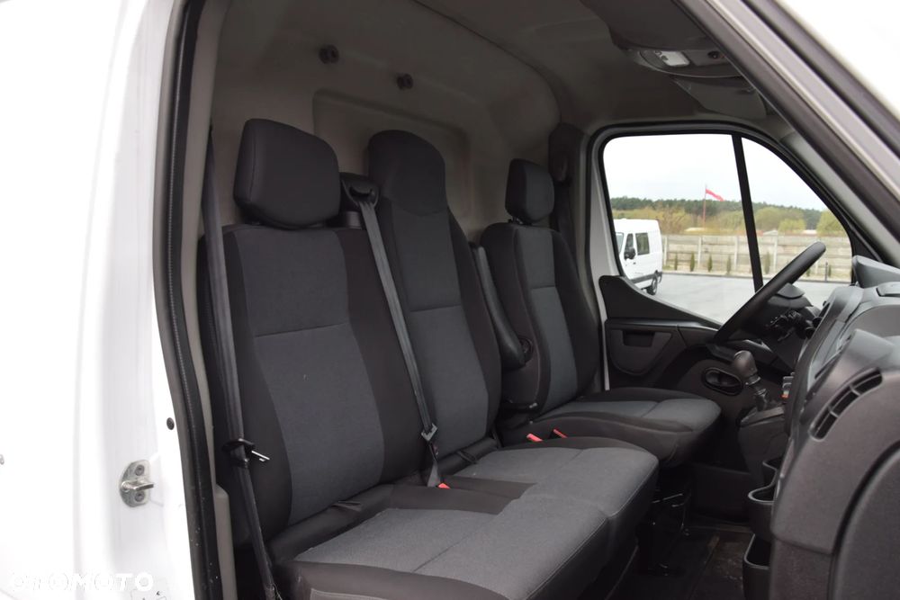 Renault MASTER / L3H2 / 2.3 - 150 KM / 3 OSOBY / DOSTAWCZE / BLASZAK / DUŻY WYŚWIETLACZ / KLIMA / TEMPOMAT / KAMERA COFANIA / HAK / SPROWADZONY - 37