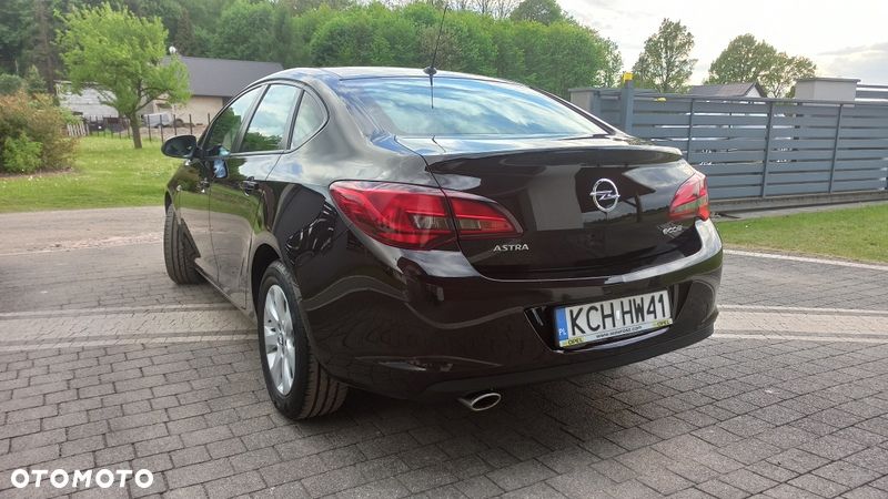 Opel Astra 1.4 T Active EU6 - 11