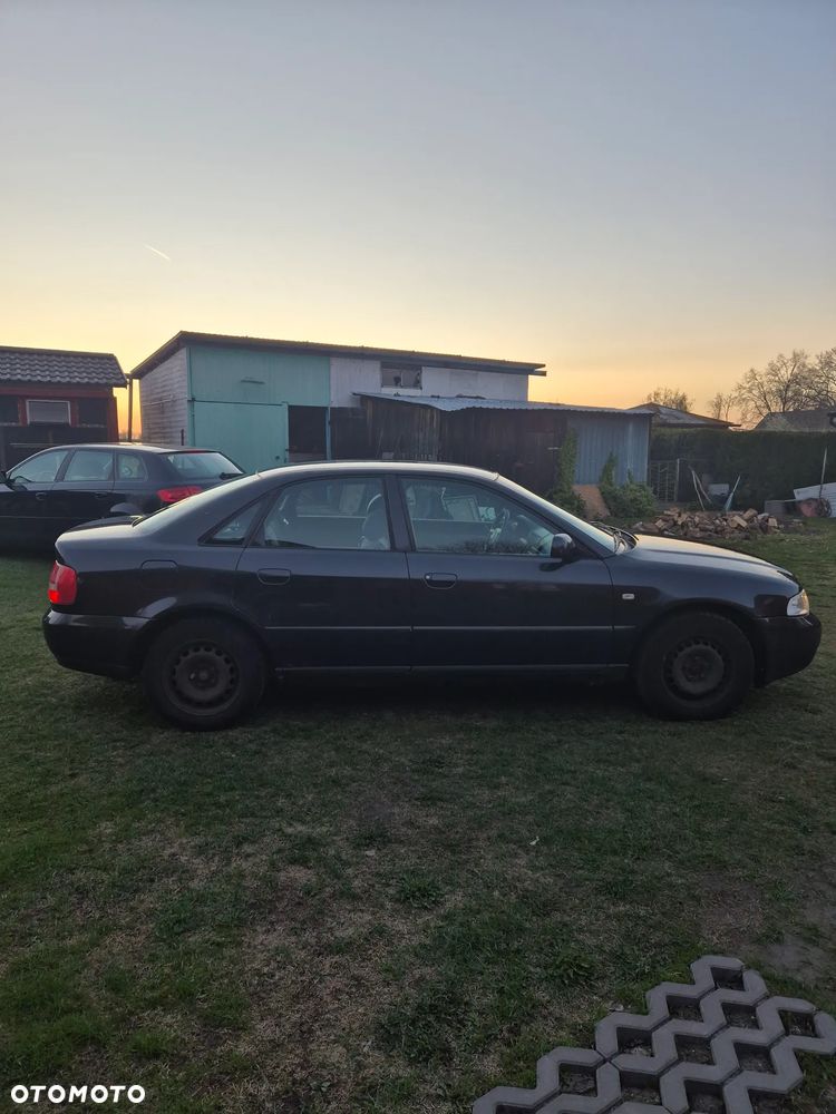 Audi A4 Limousine - 8