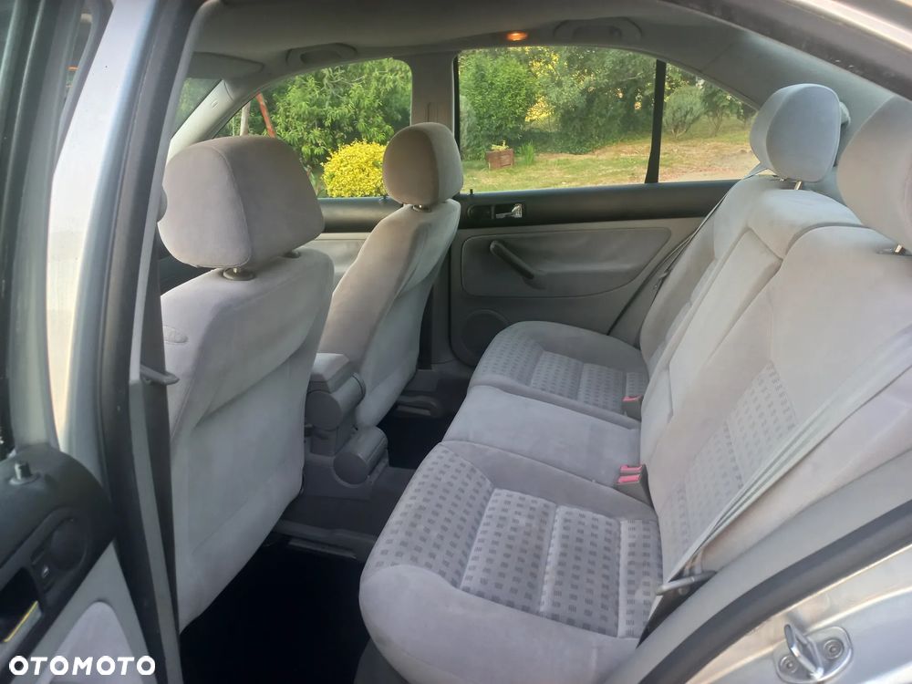 Volkswagen Bora 1.6 FSI - 6