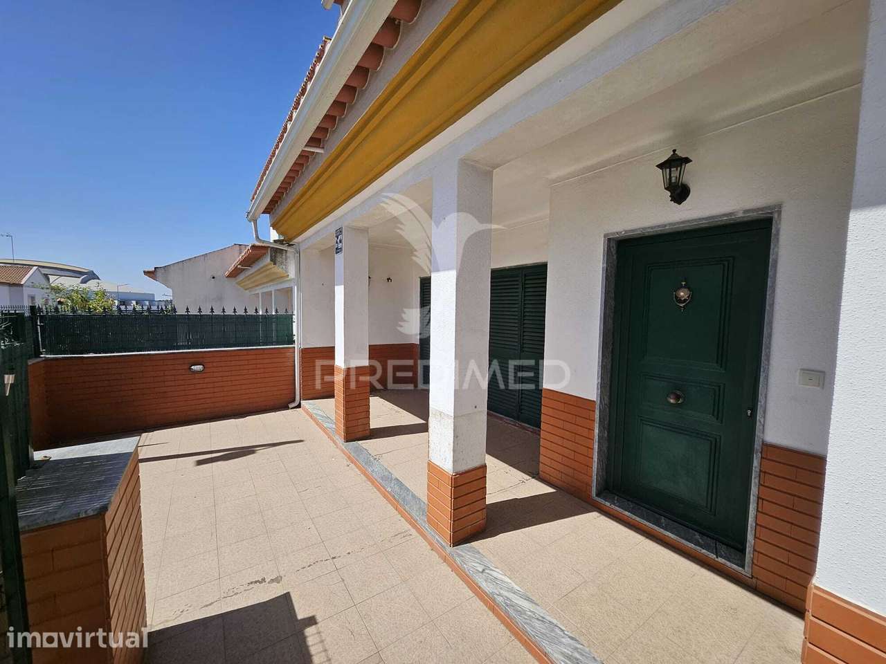 MORADIA T3 COM QUINTAL - GARAGEM - BAIRRO EUROPA- ELVAS - Grande imagem: 2/30