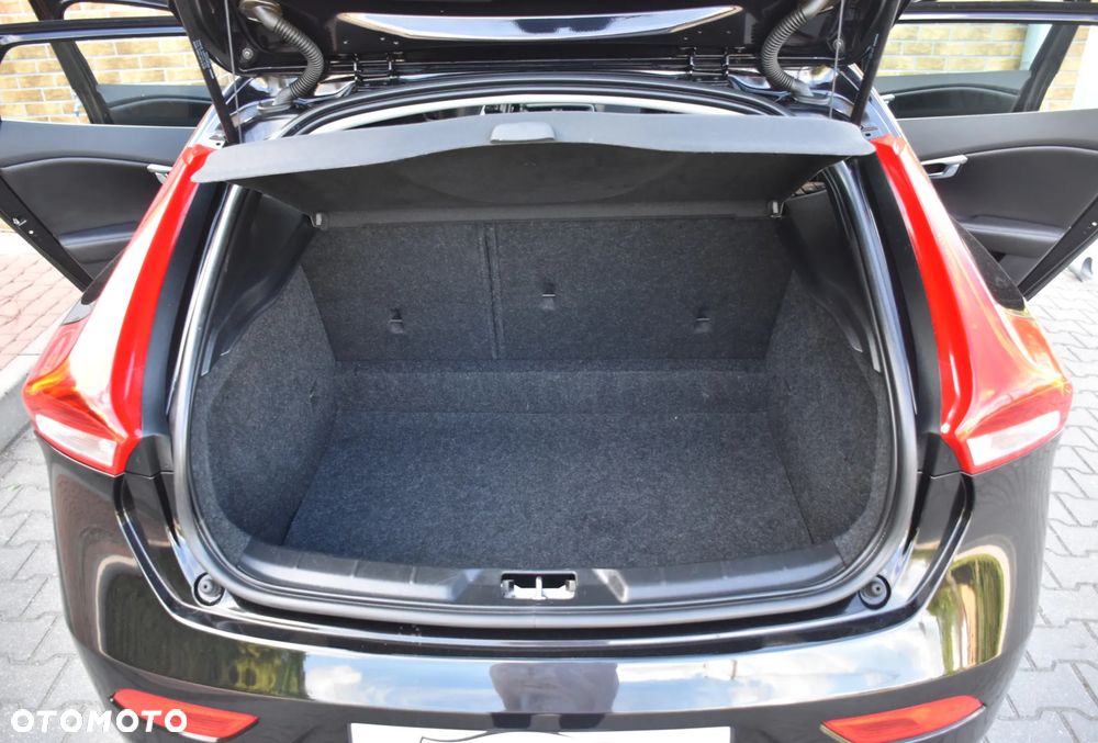 Volvo V40 D2 Summum - 17