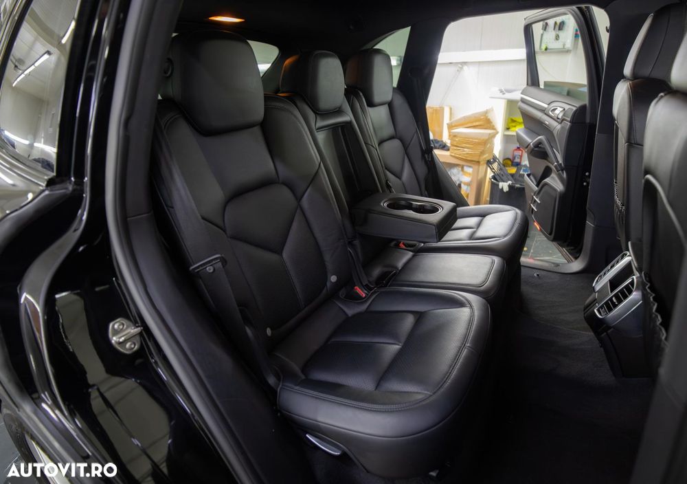 Porsche Cayenne - 15