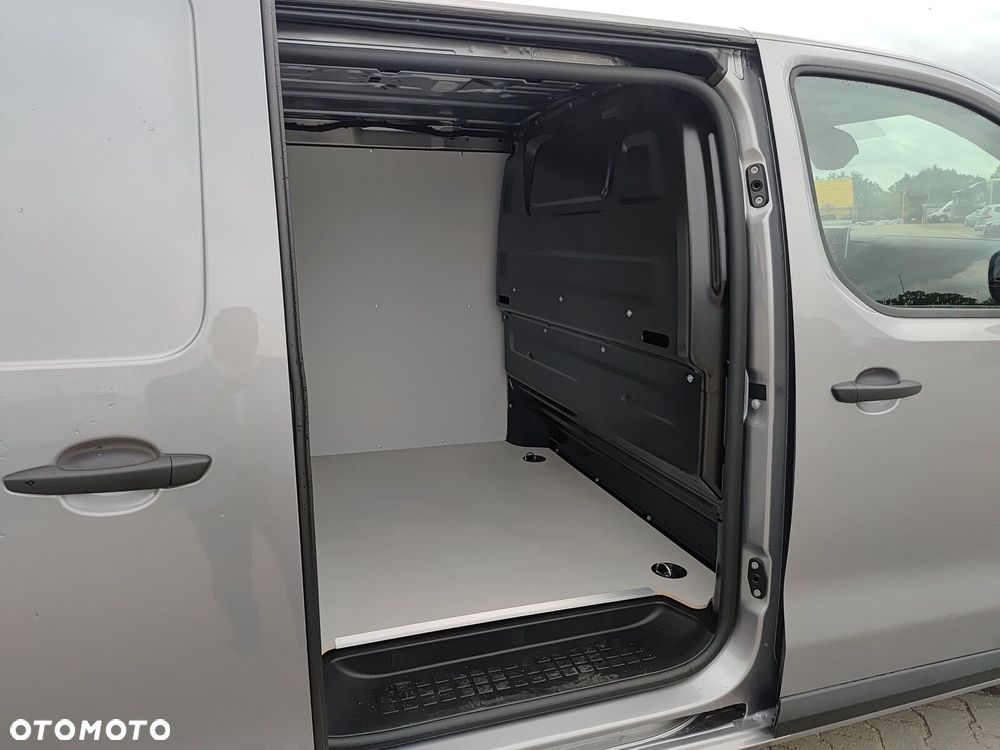 Opel Vivaro Vivaro Furgon XL Diesel 2.2 150 KM Manual - 16