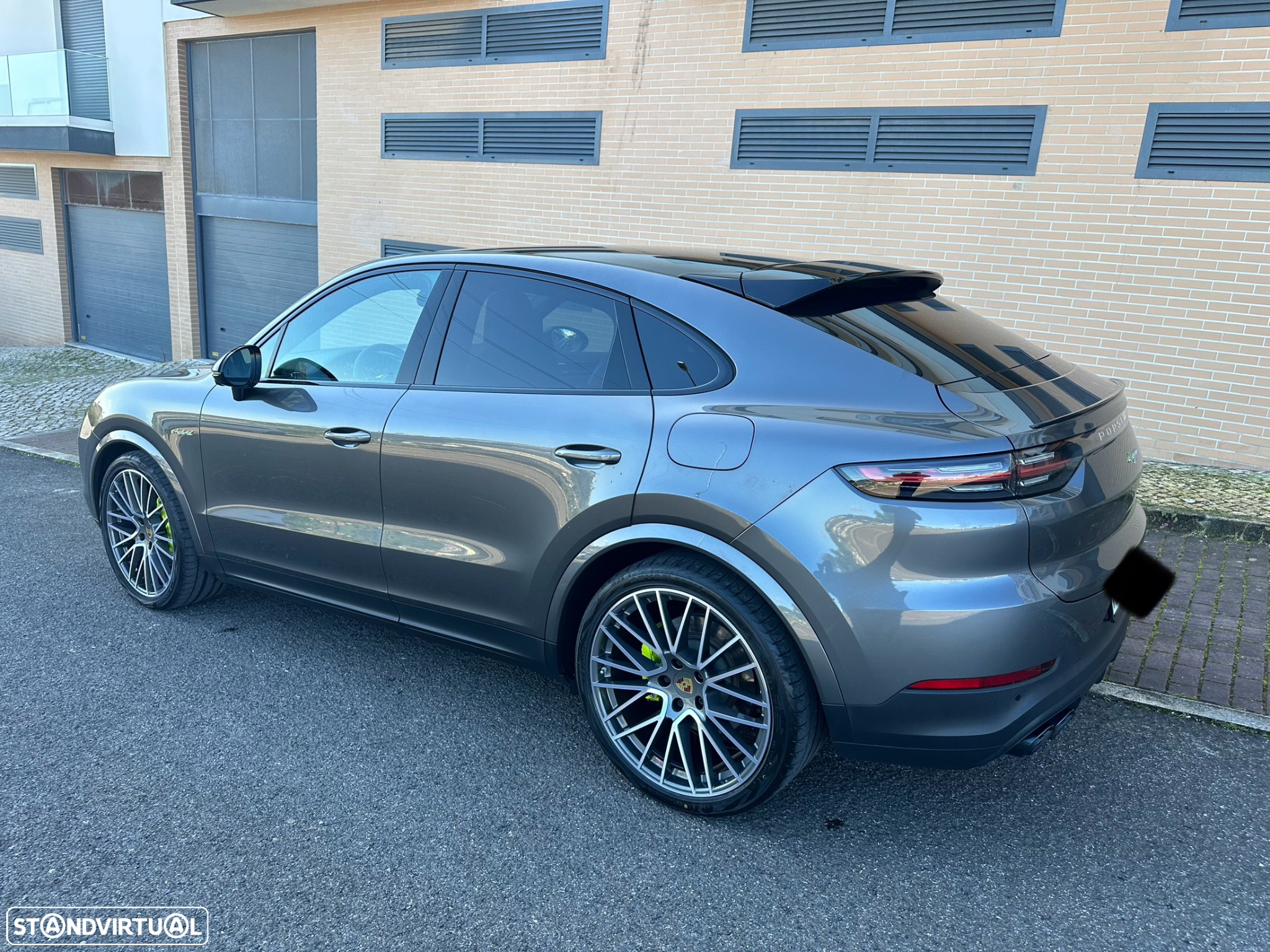 Porsche Cayenne Coupé E-Hybrid - 17