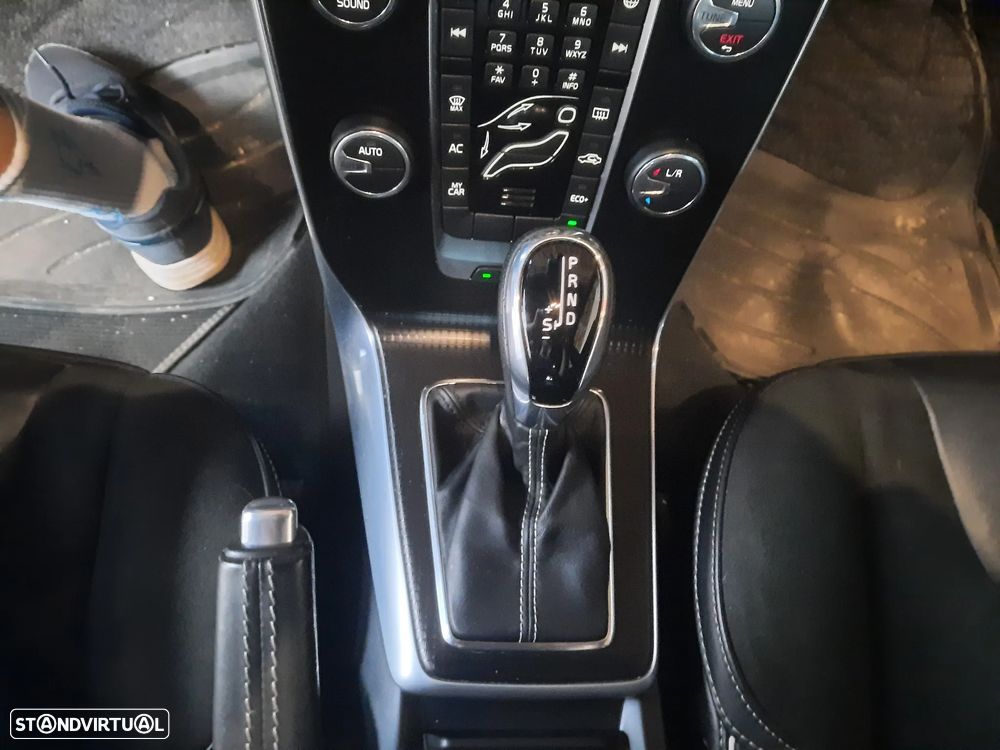 Volvo V40 D2 Geartronic RDesign - 34