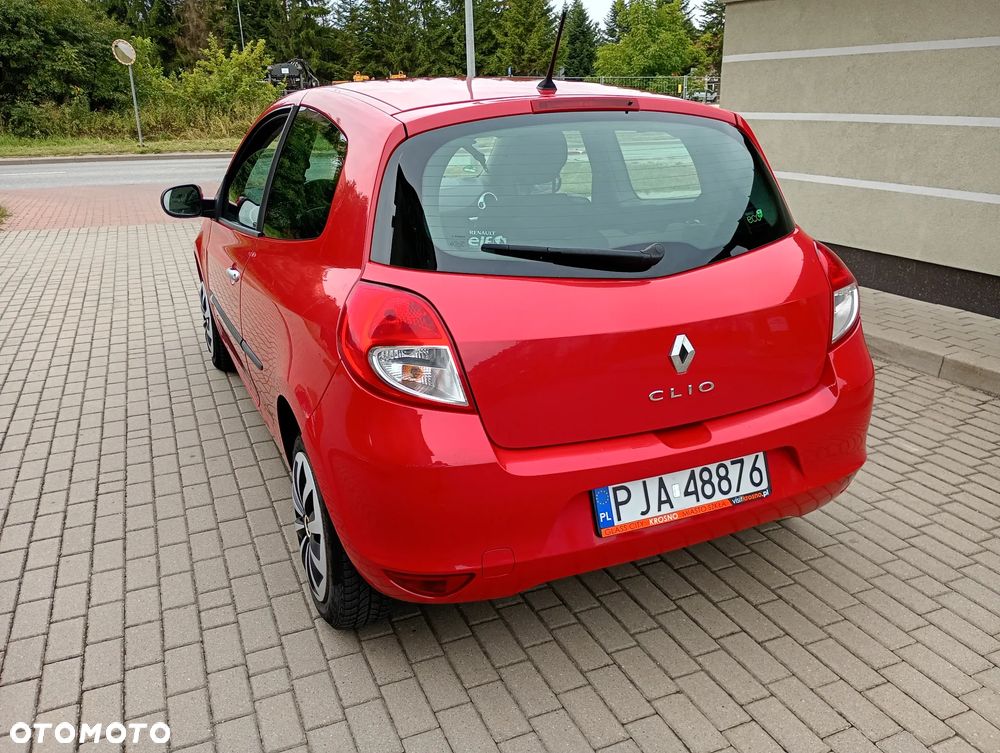 Renault Clio 1.2 16V Alize - 11