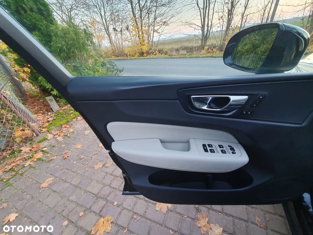 Volvo XC 60 D4 Geartronic Momentum - 9