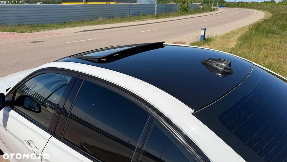 BMW Seria 3 340i Edition M Sport Shadow - 14