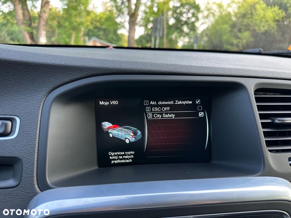 Volvo V60 D3 Geartronic Momentum - 31
