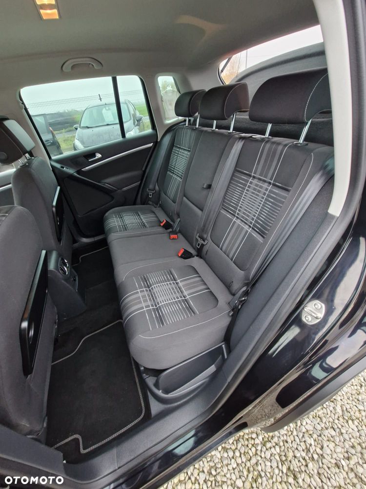 Volkswagen Tiguan - 32