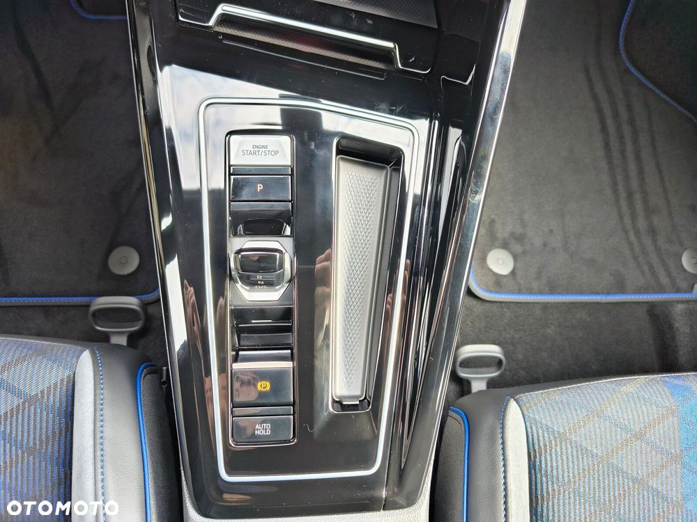 Volkswagen Golf - 28