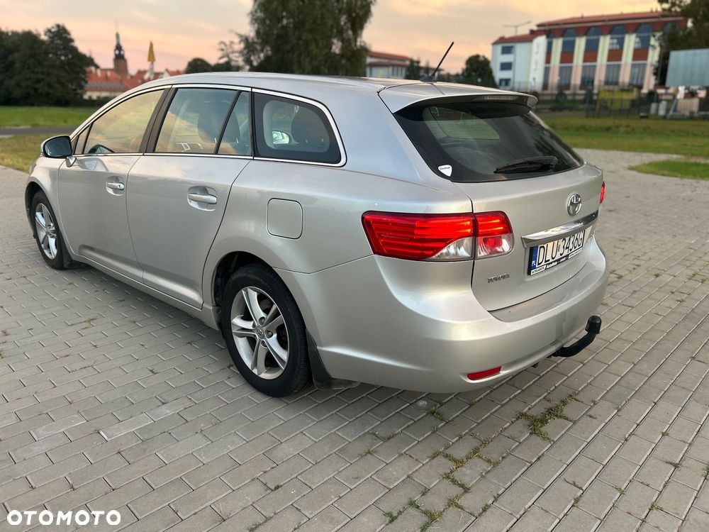 Toyota Avensis 2.0 D-4D Comfort - 4