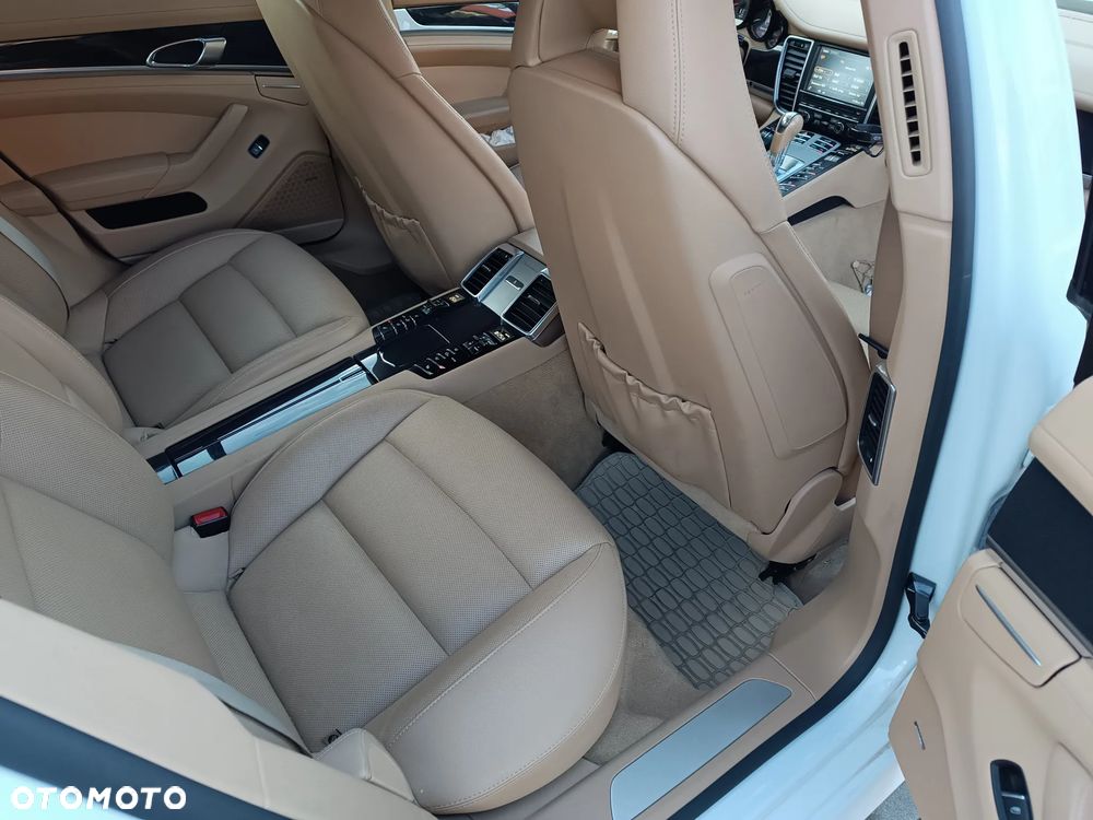 Porsche Panamera 4 PDK Edition - 16