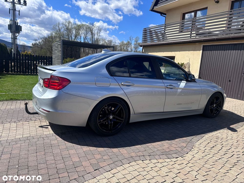 BMW Seria 3 320i Sport Line - 5