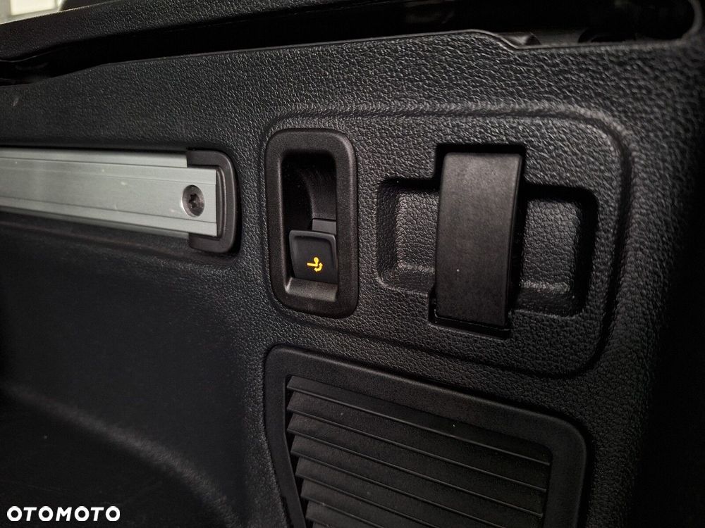 Volkswagen Touran 2.0 TDI BMT Comfortline DSG - 16